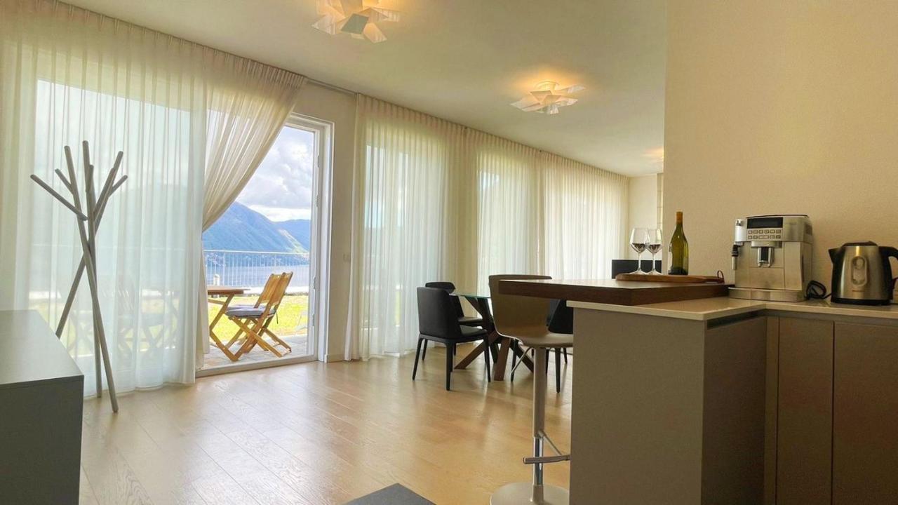 Lake View Apartment Argegno Exteriör bild